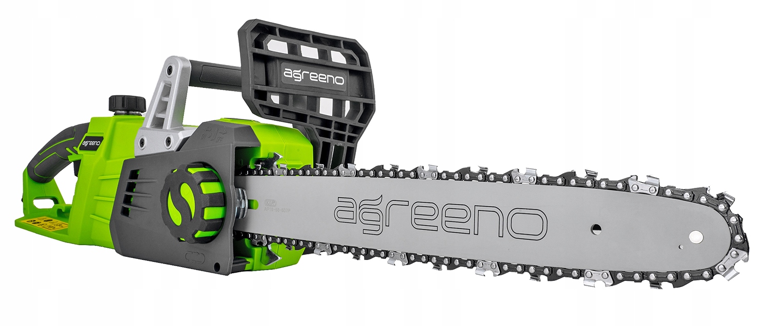 Pilarka łańcuchowa marki Agreeno utrzymana w zielono-szarej kolorystyce z elementami czarnymi, takimi jak uchwyt, obudowa silnika i przewód zasilający, na białym tle - ujęcie nr 1